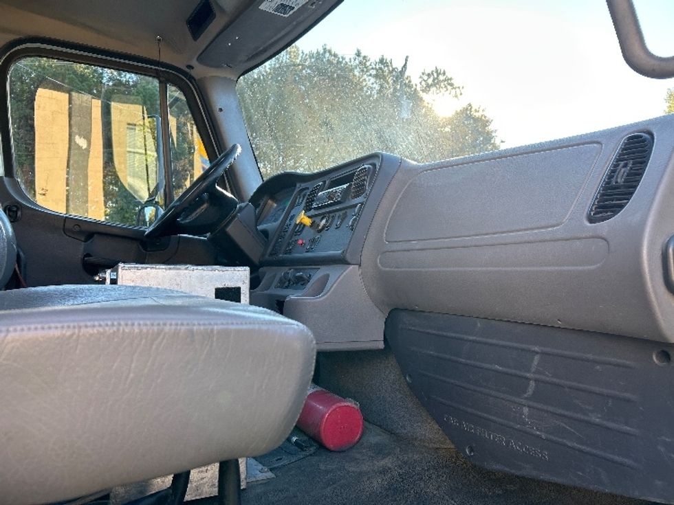 Tanker Truck-Specialized Equipment-Freightliner-2019-M2-Prince George-VA-163,569\n\t\tmiles-$ 50,500 - Image 18