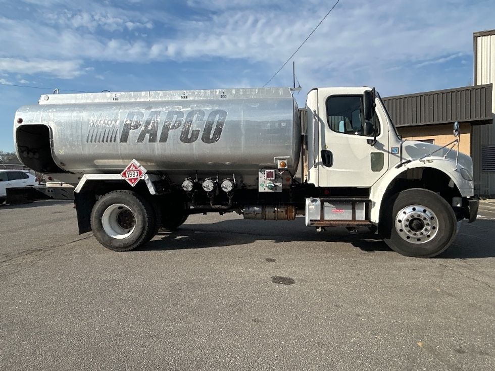 Tanker Truck-Specialized Equipment-Freightliner-2019-M2-Prince George-VA-164,434\n\t\tmiles-$ 35,750 - Image 10