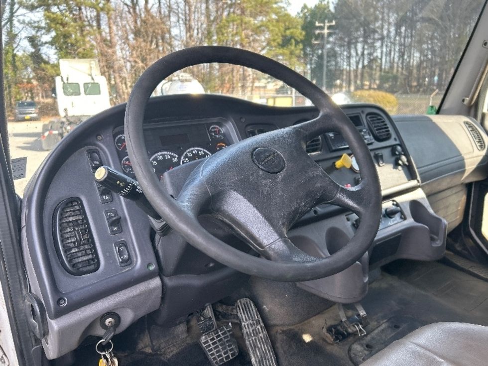 Tanker Truck-Specialized Equipment-Freightliner-2019-M2-Prince George-VA-164,434\n\t\tmiles-$ 35,750 - Image 12