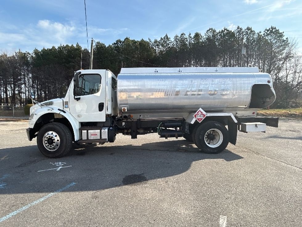 Tanker Truck-Specialized Equipment-Freightliner-2019-M2-Prince George-VA-164,434\n\t\tmiles-$ 35,750 - Image 4