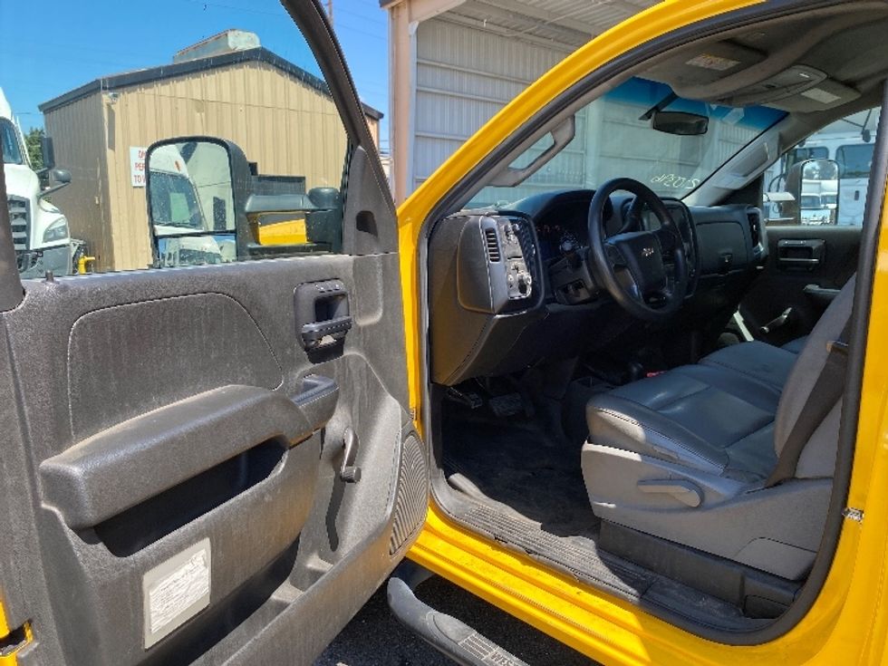 Utility Truck-Specialized Equipment-Chevrolet-2018-SILVERAD-Torrance-CA-121,265\n\t\tmiles-$ 26,750 - Image 16