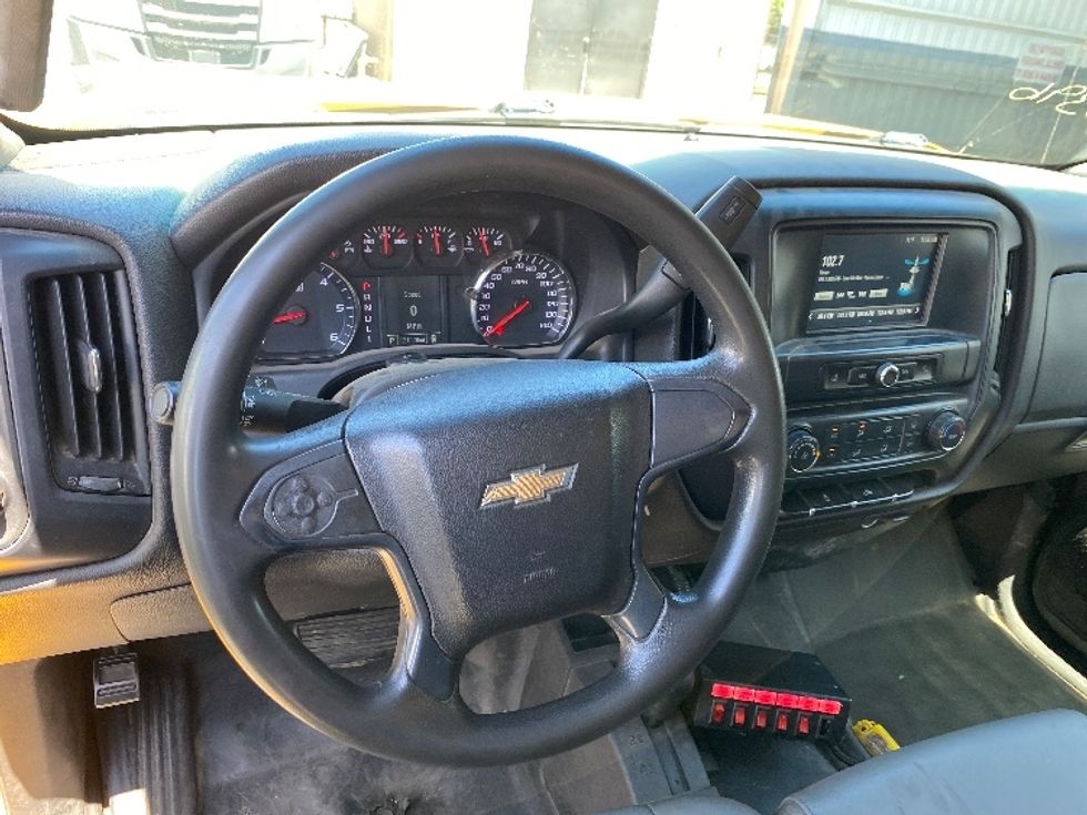 Utility Truck-Specialized Equipment-Chevrolet-2018-SILVERAD-Torrance-CA-121,265\n\t\tmiles-$ 26,750 - Image 18