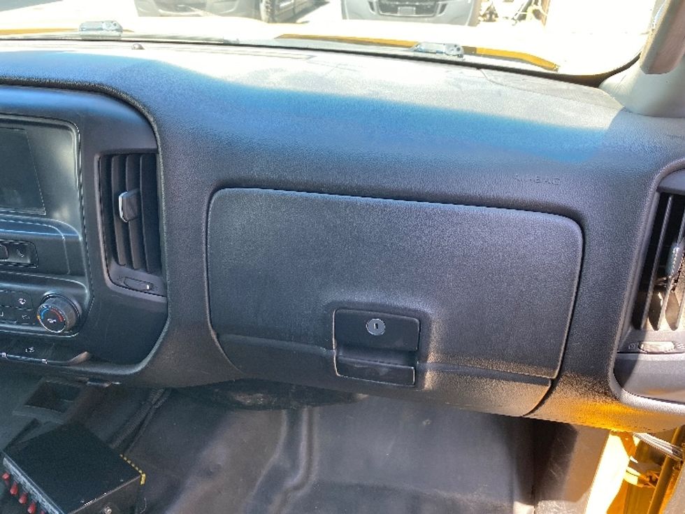 Utility Truck-Specialized Equipment-Chevrolet-2018-SILVERAD-Torrance-CA-121,265\n\t\tmiles-$ 26,750 - Image 21