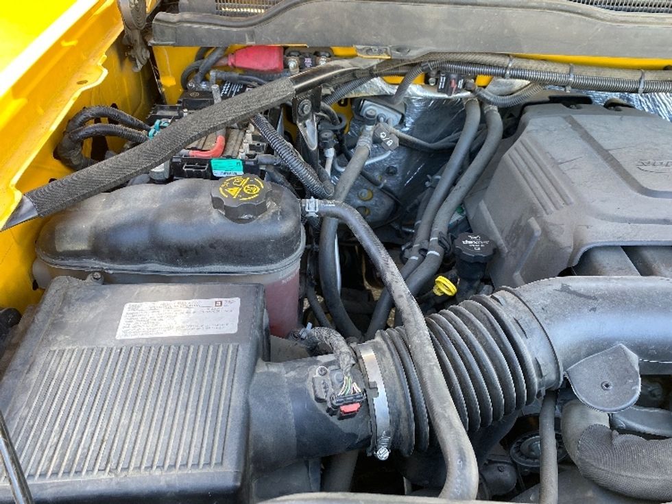 Utility Truck-Specialized Equipment-Chevrolet-2018-SILVERAD-Torrance-CA-121,265\n\t\tmiles-$ 26,750 - Image 23