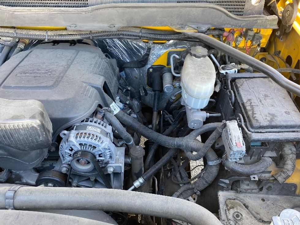 Utility Truck-Specialized Equipment-Chevrolet-2018-SILVERAD-Torrance-CA-121,265\n\t\tmiles-$ 26,750 - Image 24