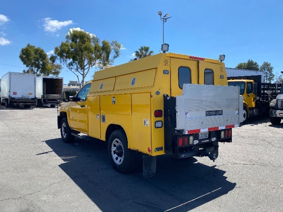 Utility Truck-Specialized Equipment-Chevrolet-2018-SILVERAD-Torrance-CA-121,265\n\t\tmiles-$ 26,750 - Image 6