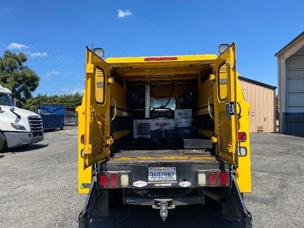 Utility Truck-Specialized Equipment-Chevrolet-2018-SILVERAD-Torrance-CA-121,265\n\t\tmiles-$ 26,750 - Image 8
