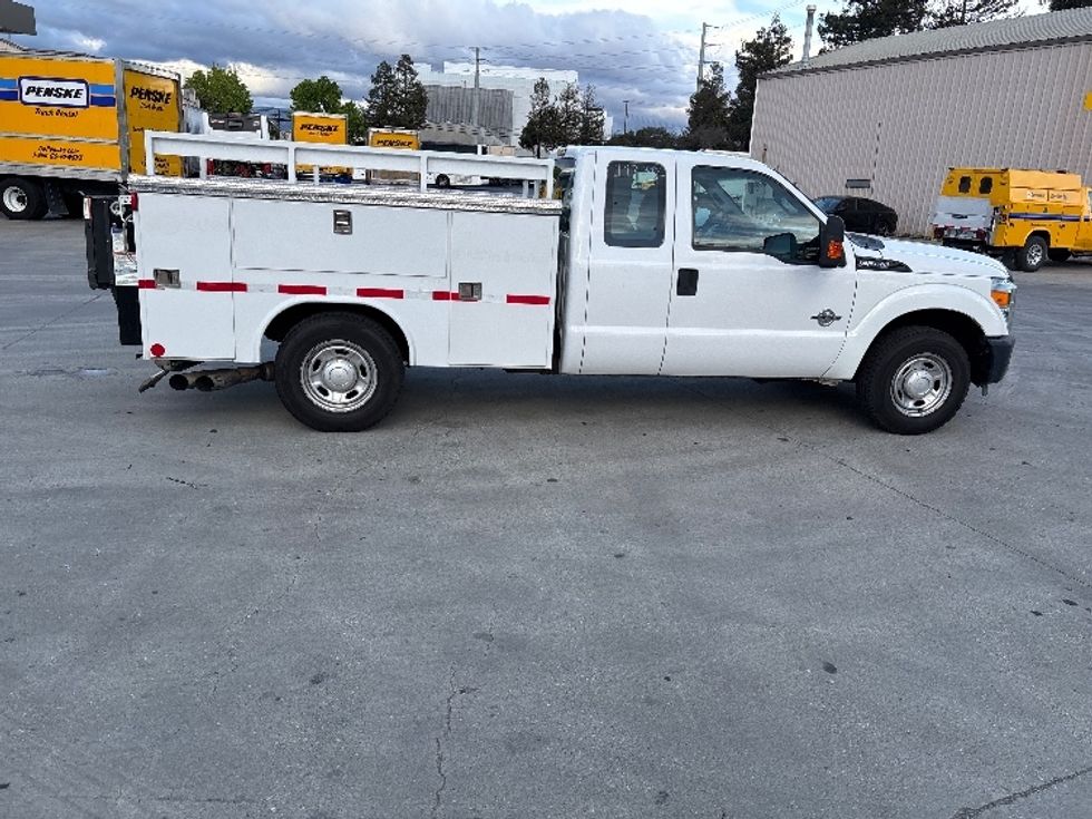 Utility Truck-Specialized Equipment-Ford-2015-F250-West Sacramento-CA-114,081\n\t\tmiles-$ 23,500 - Image 15