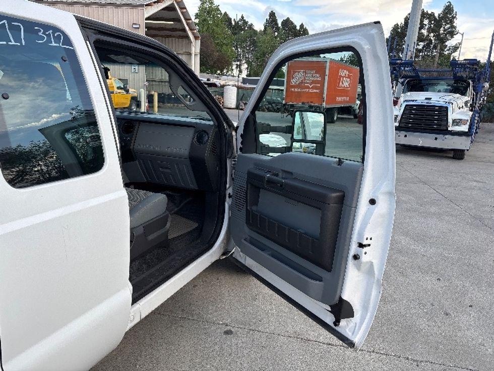 Utility Truck-Specialized Equipment-Ford-2015-F250-West Sacramento-CA-114,081\n\t\tmiles-$ 23,500 - Image 20