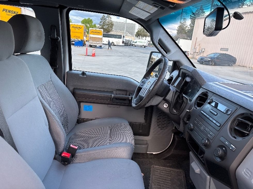 Utility Truck-Specialized Equipment-Ford-2015-F250-West Sacramento-CA-114,081\n\t\tmiles-$ 23,500 - Image 22