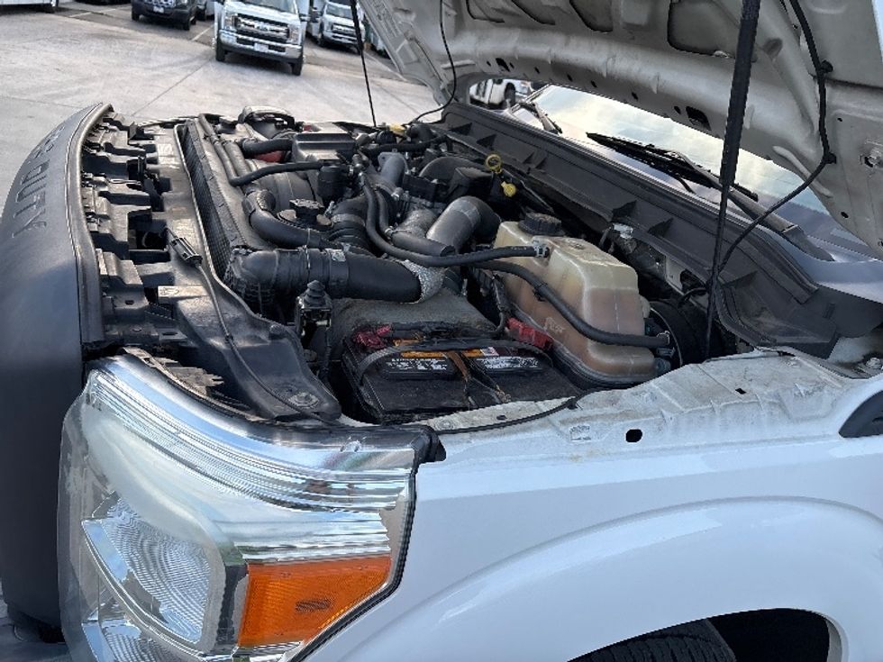 Utility Truck-Specialized Equipment-Ford-2015-F250-West Sacramento-CA-114,081\n\t\tmiles-$ 23,500 - Image 24