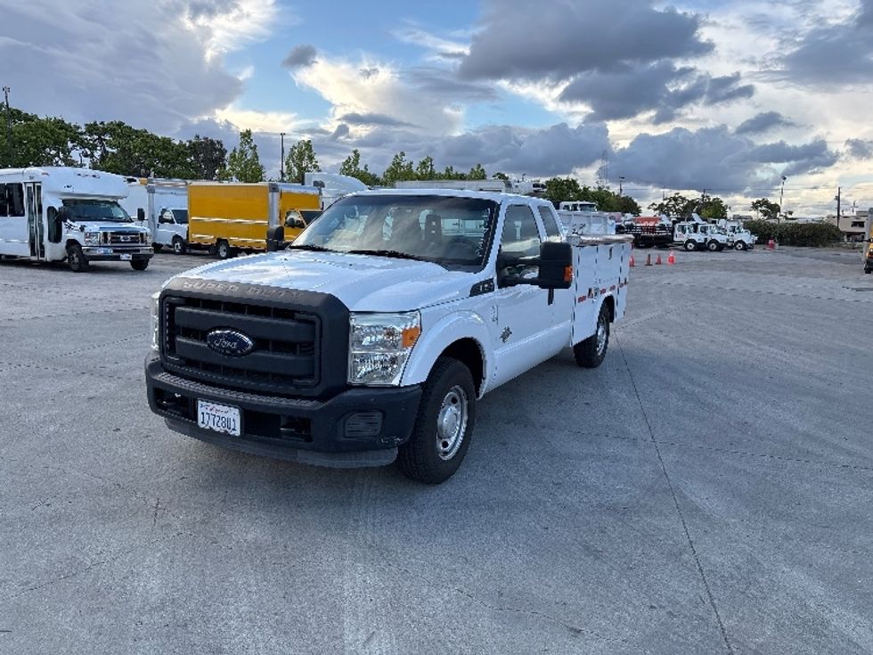 Utility Truck-Specialized Equipment-Ford-2015-F250-West Sacramento-CA-114,081\n\t\tmiles-$ 23,500 - Image 3