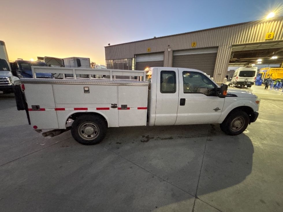 Utility Truck-Specialized Equipment-Ford-2015-F250-West Sacramento-CA-123,208\n\t\tmiles-$ 20,000 - Image 15
