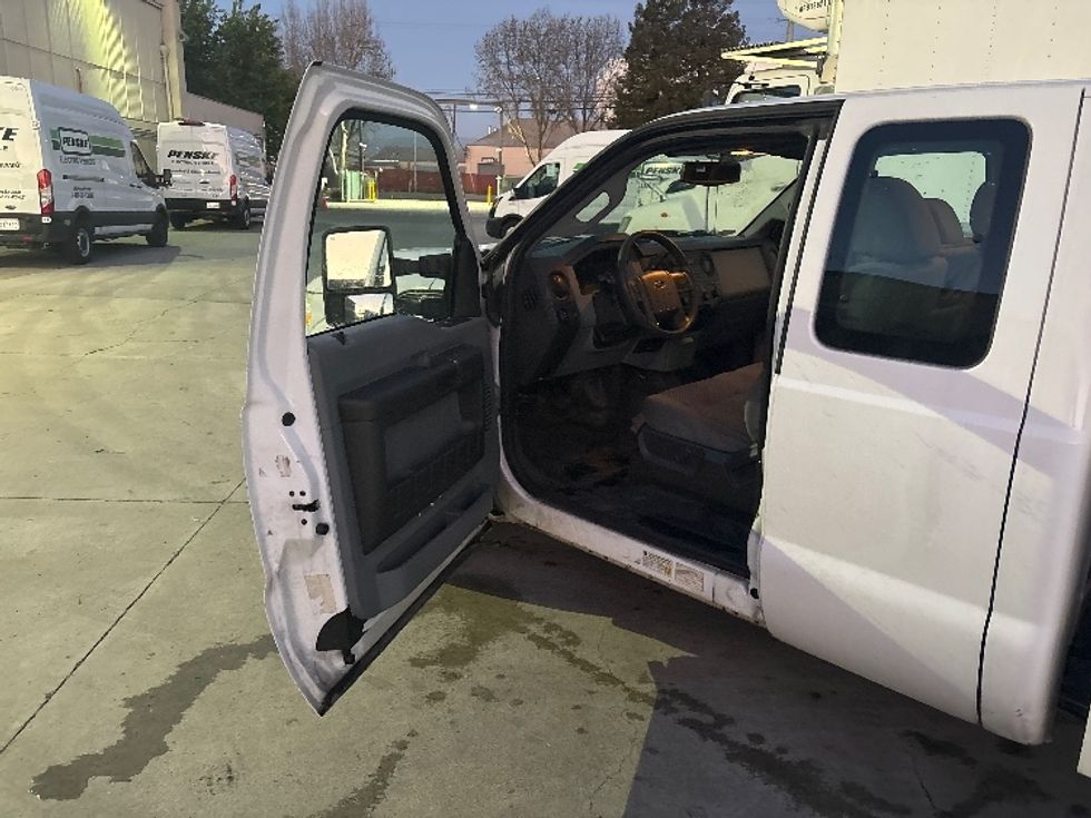 Utility Truck-Specialized Equipment-Ford-2015-F250-West Sacramento-CA-123,208\n\t\tmiles-$ 20,000 - Image 16