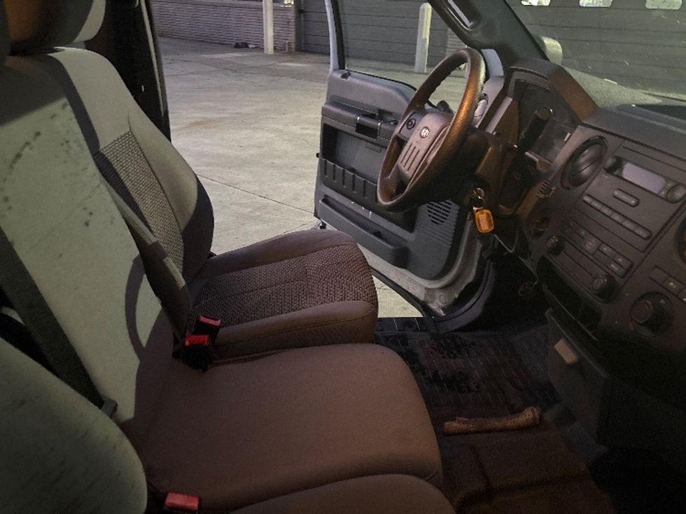 Utility Truck-Specialized Equipment-Ford-2015-F250-West Sacramento-CA-123,208\n\t\tmiles-$ 20,000 - Image 22