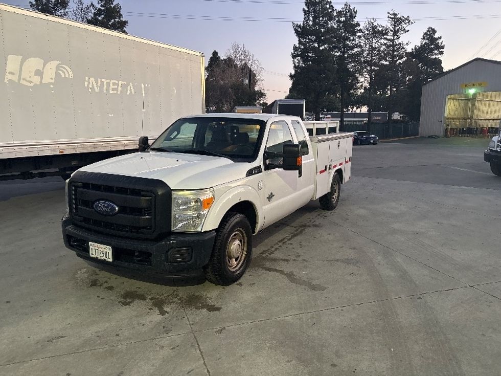 Utility Truck-Specialized Equipment-Ford-2015-F250-West Sacramento-CA-123,208\n\t\tmiles-$ 20,000 - Image 3