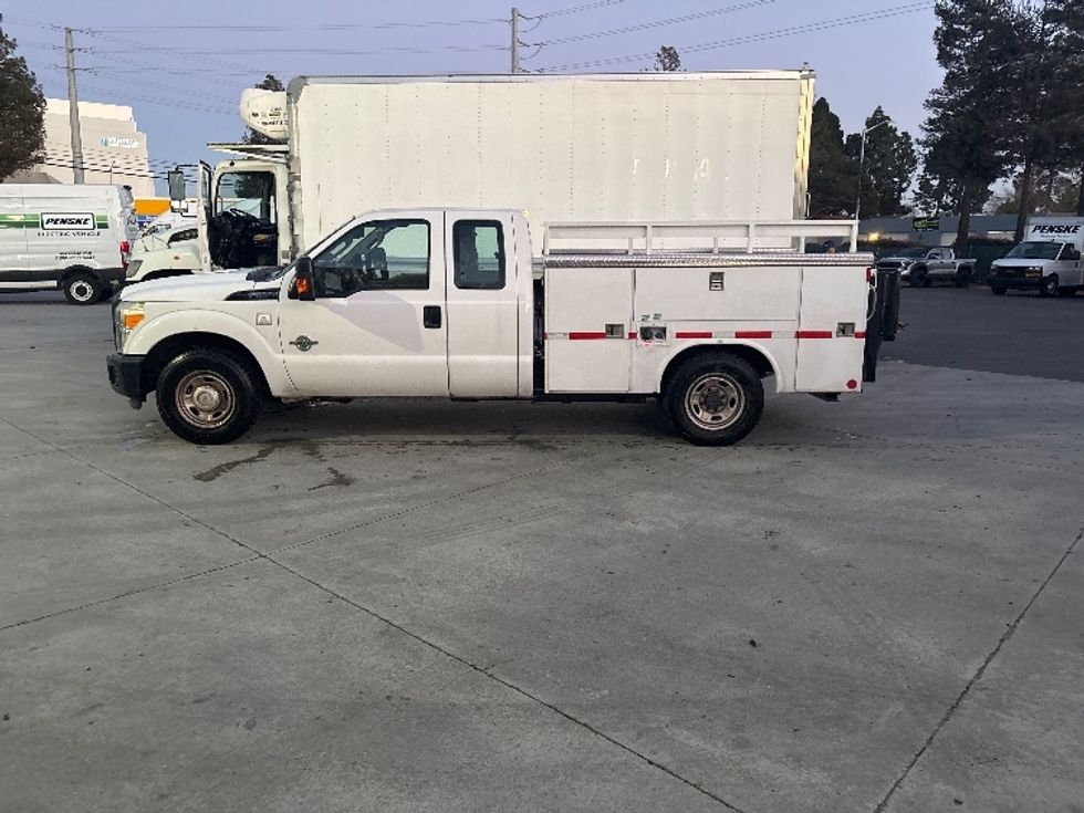 Utility Truck-Specialized Equipment-Ford-2015-F250-West Sacramento-CA-123,208\n\t\tmiles-$ 20,000 - Image 4