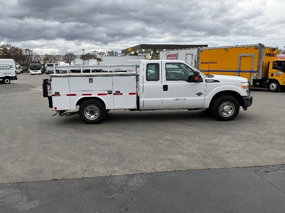 Utility Truck-Specialized Equipment-Ford-2015-F250-West Sacramento-CA-144,620\n\t\tmiles-$ 17,500 - Image 15