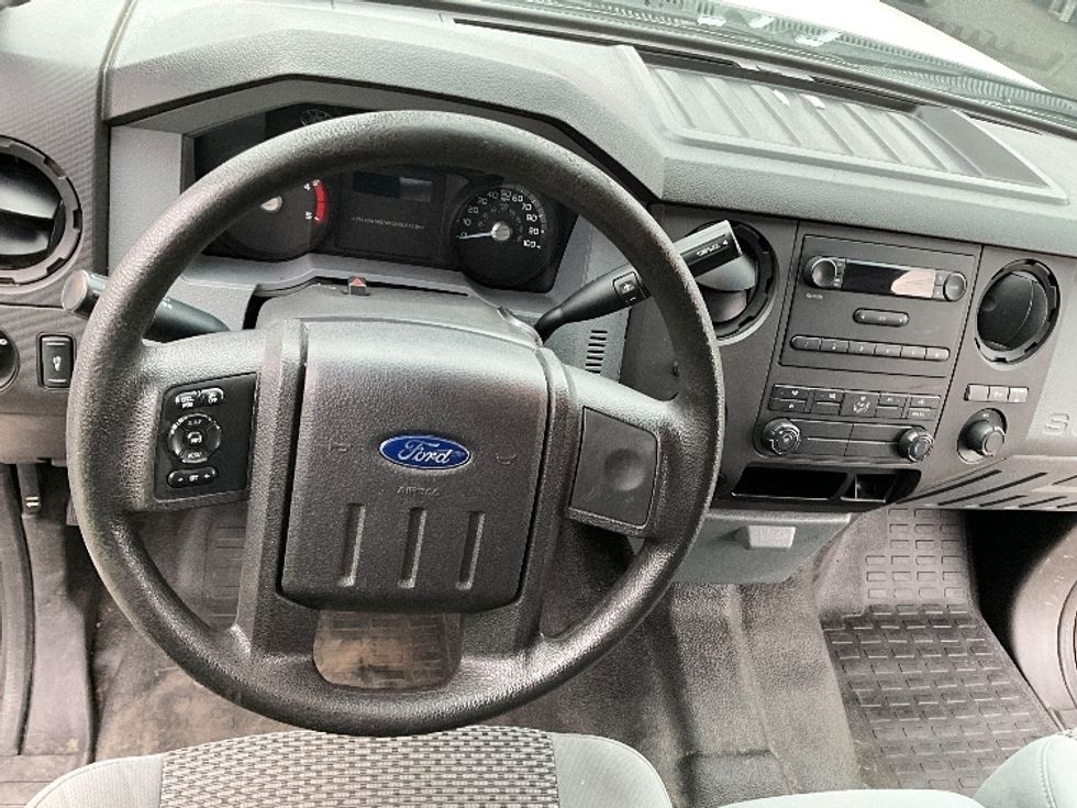 Utility Truck-Specialized Equipment-Ford-2015-F250-West Sacramento-CA-144,620\n\t\tmiles-$ 17,500 - Image 17