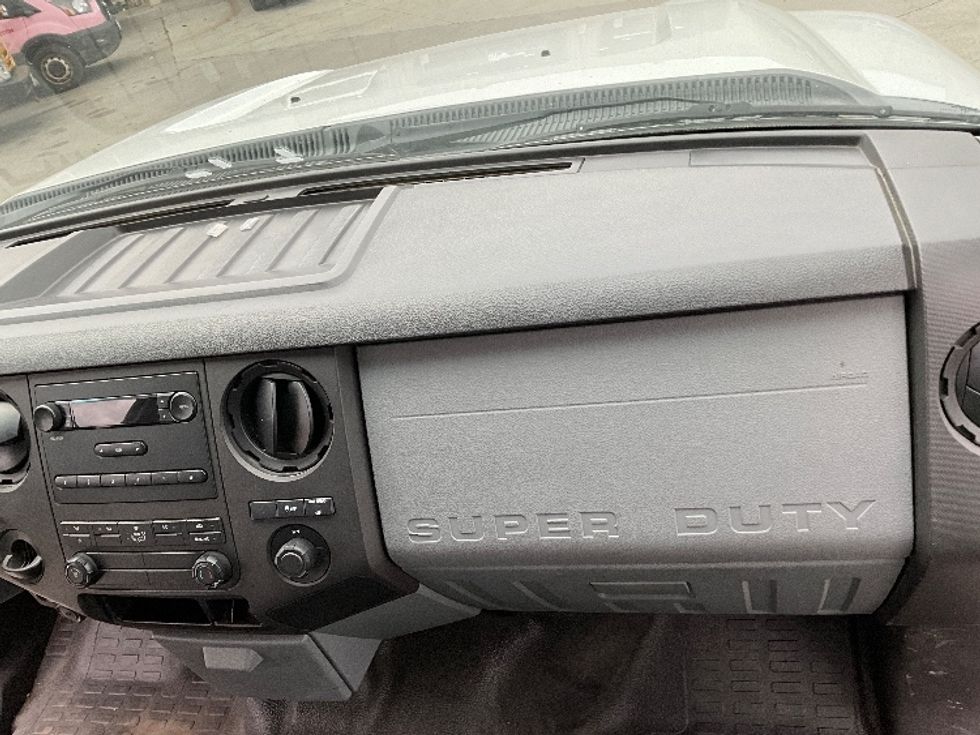 Utility Truck-Specialized Equipment-Ford-2015-F250-West Sacramento-CA-144,620\n\t\tmiles-$ 17,500 - Image 21