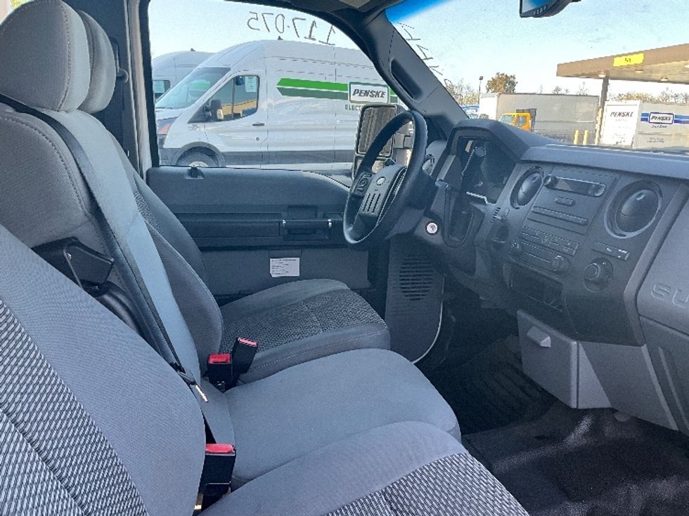 Utility Truck-Specialized Equipment-Ford-2015-F250-West Sacramento-CA-148,632\n\t\tmiles-$ 17,500 - Image 18