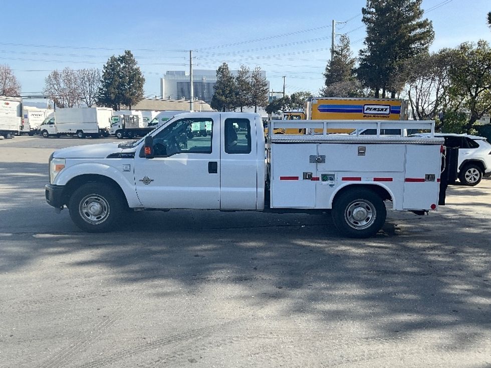 Utility Truck-Specialized Equipment-Ford-2015-F250-West Sacramento-CA-148,632\n\t\tmiles-$ 17,500 - Image 4