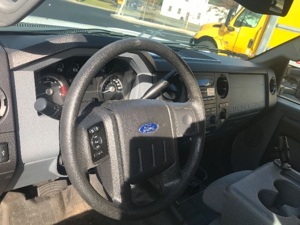 Utility Truck-Specialized Equipment-Ford-2015-F450-Bensalem-PA-66,290\n\t\tmiles-$ 33,500 - Image 18