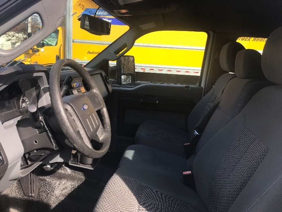 Utility Truck-Specialized Equipment-Ford-2015-F450-Bensalem-PA-66,290\n\t\tmiles-$ 33,500 - Image 19