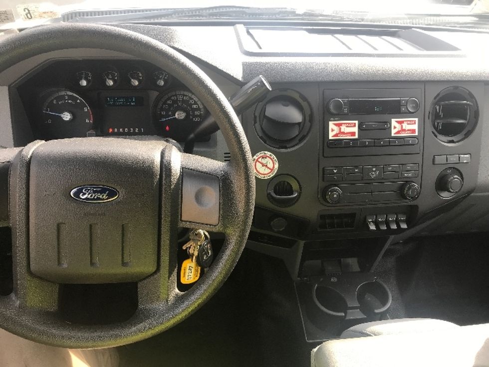 Utility Truck-Specialized Equipment-Ford-2015-F450-Bensalem-PA-66,290\n\t\tmiles-$ 33,500 - Image 20