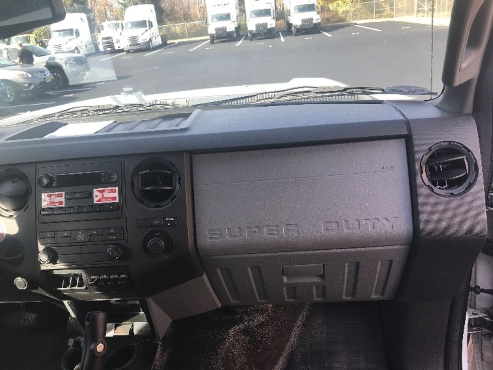 Utility Truck-Specialized Equipment-Ford-2015-F450-Bensalem-PA-66,290\n\t\tmiles-$ 33,500 - Image 21