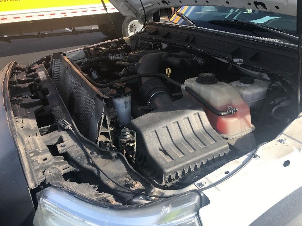 Utility Truck-Specialized Equipment-Ford-2015-F450-Bensalem-PA-66,290\n\t\tmiles-$ 33,500 - Image 24