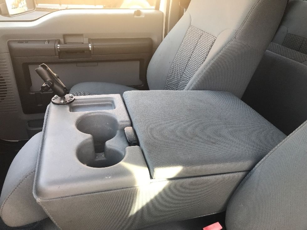 Utility Truck-Specialized Equipment-Ford-2015-F450-Bensalem-PA-66,290\n\t\tmiles-$ 33,500 - Image 25