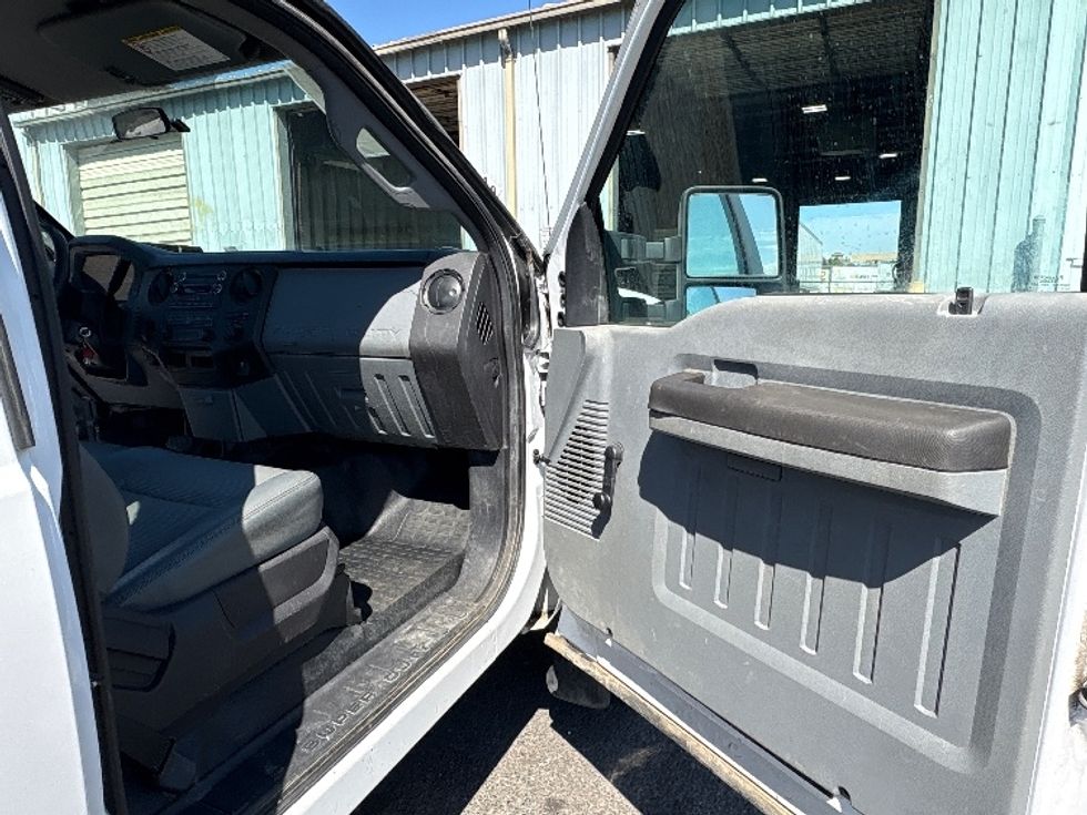 Utility Truck-Specialized Equipment-Ford-2016-F450-West Sacramento-CA-50,594\n\t\tmiles-$ 35,750 - Image 19