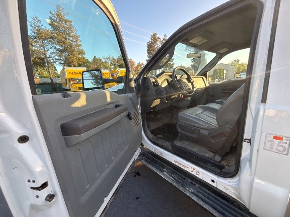 Utility Truck-Specialized Equipment-Ford-2016-F450-West Sacramento-CA-61,940\n\t\tmiles-$ 35,500 - Image 16