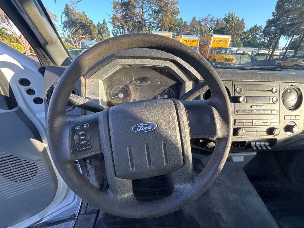 Utility Truck-Specialized Equipment-Ford-2016-F450-West Sacramento-CA-61,940\n\t\tmiles-$ 35,500 - Image 17