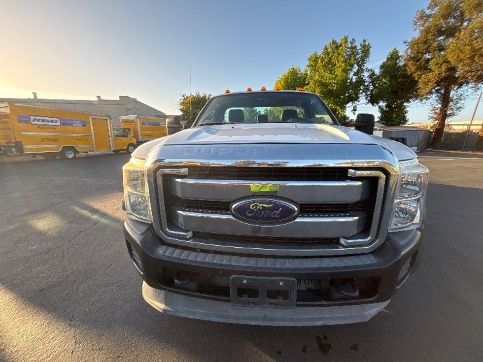 Utility Truck-Specialized Equipment-Ford-2016-F450-West Sacramento-CA-61,940\n\t\tmiles-$ 35,500 - Image 2