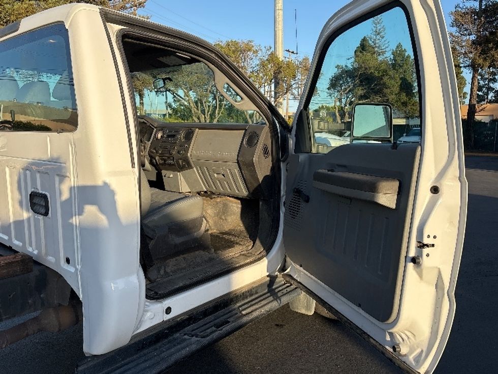 Utility Truck-Specialized Equipment-Ford-2016-F450-West Sacramento-CA-61,940\n\t\tmiles-$ 35,500 - Image 20