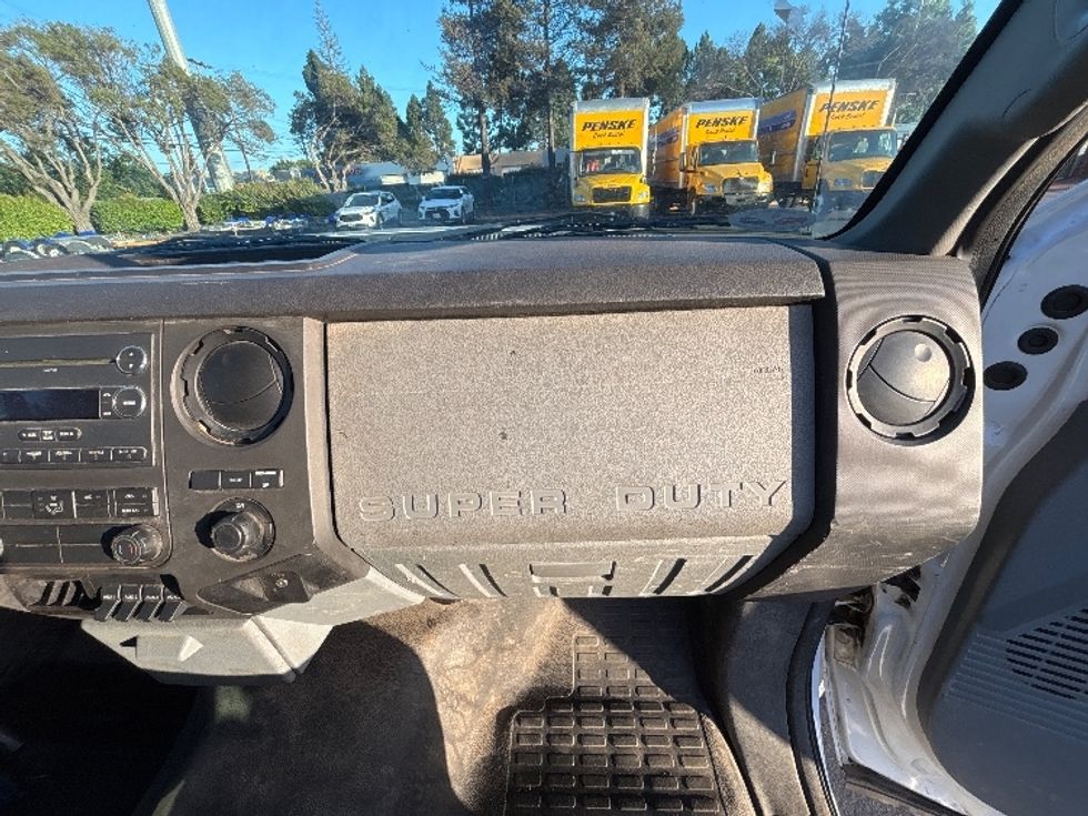 Utility Truck-Specialized Equipment-Ford-2016-F450-West Sacramento-CA-61,940\n\t\tmiles-$ 35,500 - Image 21