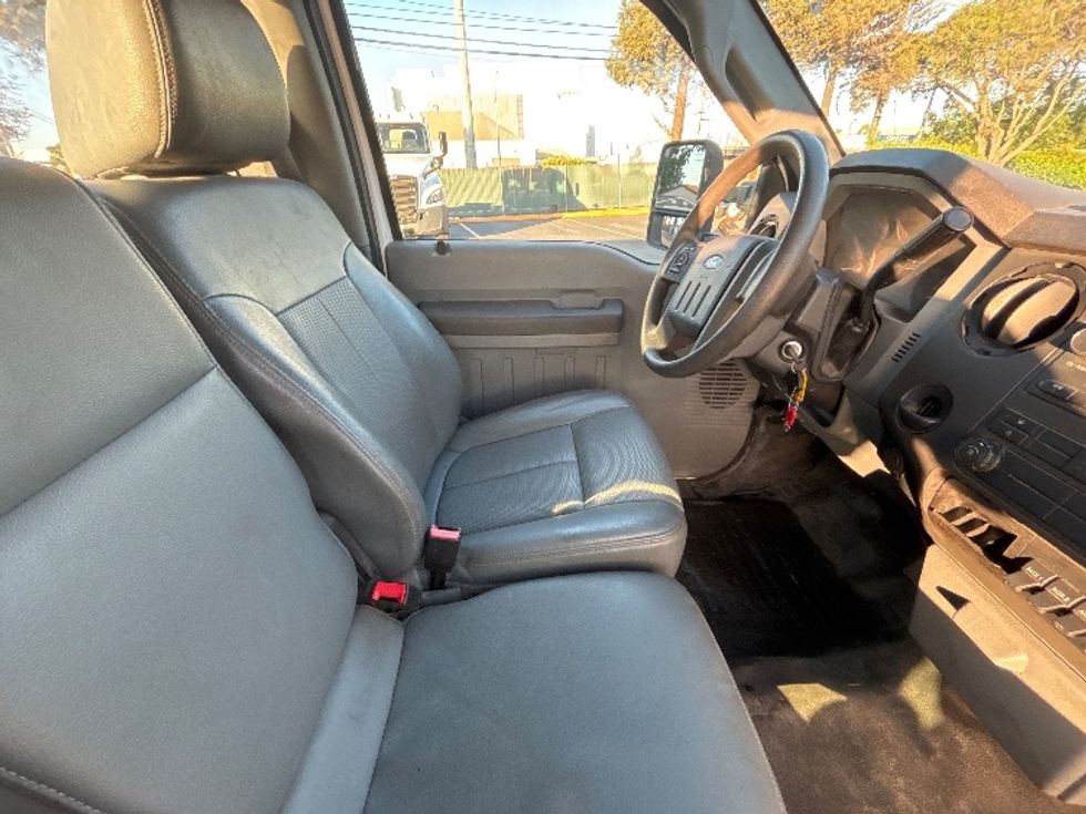 Utility Truck-Specialized Equipment-Ford-2016-F450-West Sacramento-CA-61,940\n\t\tmiles-$ 35,500 - Image 22