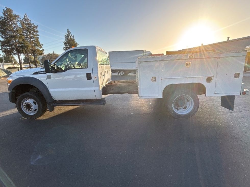 Utility Truck-Specialized Equipment-Ford-2016-F450-West Sacramento-CA-61,940\n\t\tmiles-$ 35,500 - Image 4