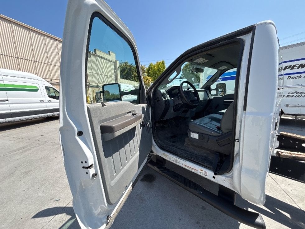 Utility Truck-Specialized Equipment-Ford-2016-F450-West Sacramento-CA-65,143\n\t\tmiles-$ 33,250 - Image 14
