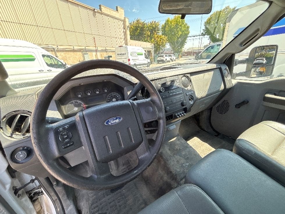 Utility Truck-Specialized Equipment-Ford-2016-F450-West Sacramento-CA-65,143\n\t\tmiles-$ 33,250 - Image 16