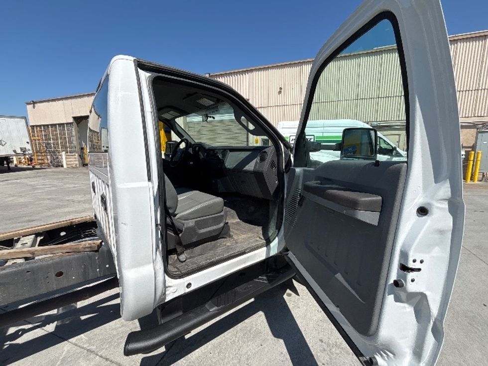 Utility Truck-Specialized Equipment-Ford-2016-F450-West Sacramento-CA-65,143\n\t\tmiles-$ 33,250 - Image 18