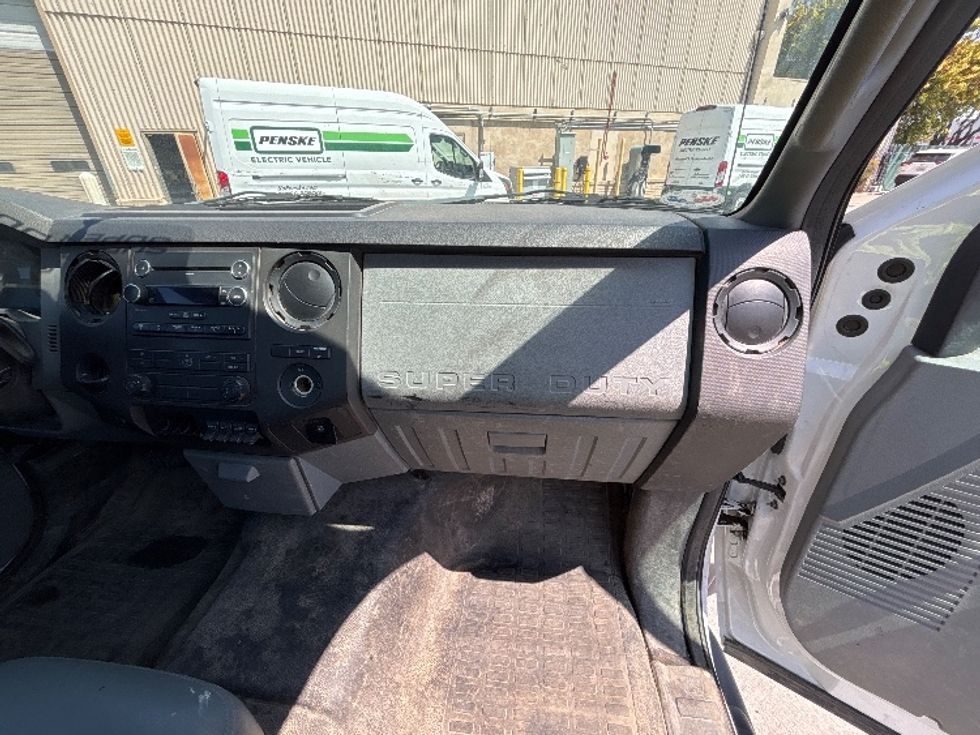 Utility Truck-Specialized Equipment-Ford-2016-F450-West Sacramento-CA-65,143\n\t\tmiles-$ 33,250 - Image 19