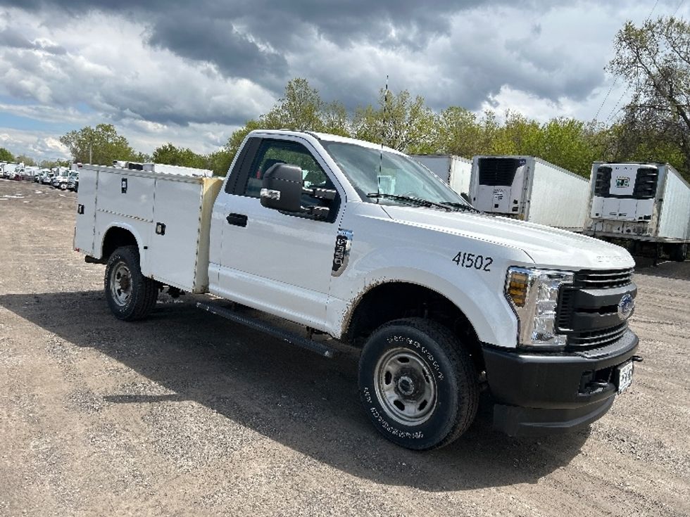 Utility Truck-Specialized Equipment-Ford-2019-F350-Rochester-NY-122,130\n\t\tmiles-$ 30,500 - Image 1