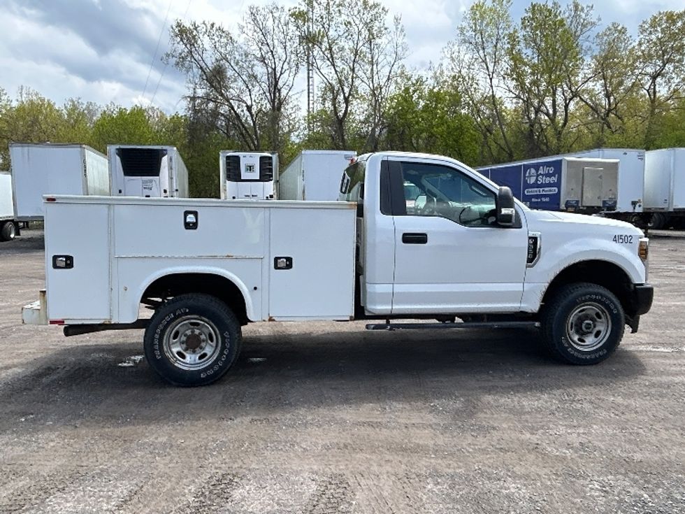 Utility Truck-Specialized Equipment-Ford-2019-F350-Rochester-NY-122,130\n\t\tmiles-$ 30,500 - Image 13