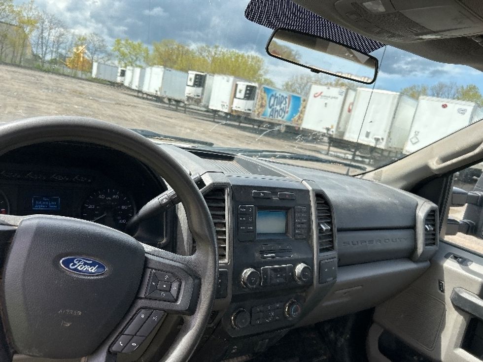 Utility Truck-Specialized Equipment-Ford-2019-F350-Rochester-NY-122,130\n\t\tmiles-$ 30,500 - Image 16