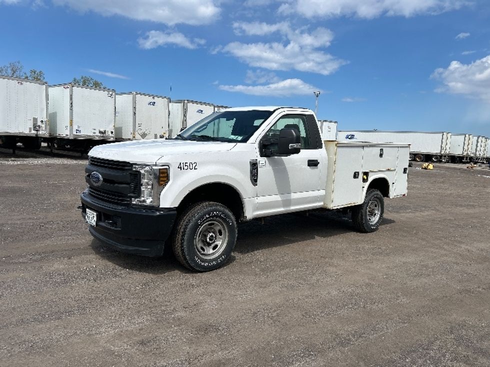 Utility Truck-Specialized Equipment-Ford-2019-F350-Rochester-NY-122,130\n\t\tmiles-$ 30,500 - Image 3
