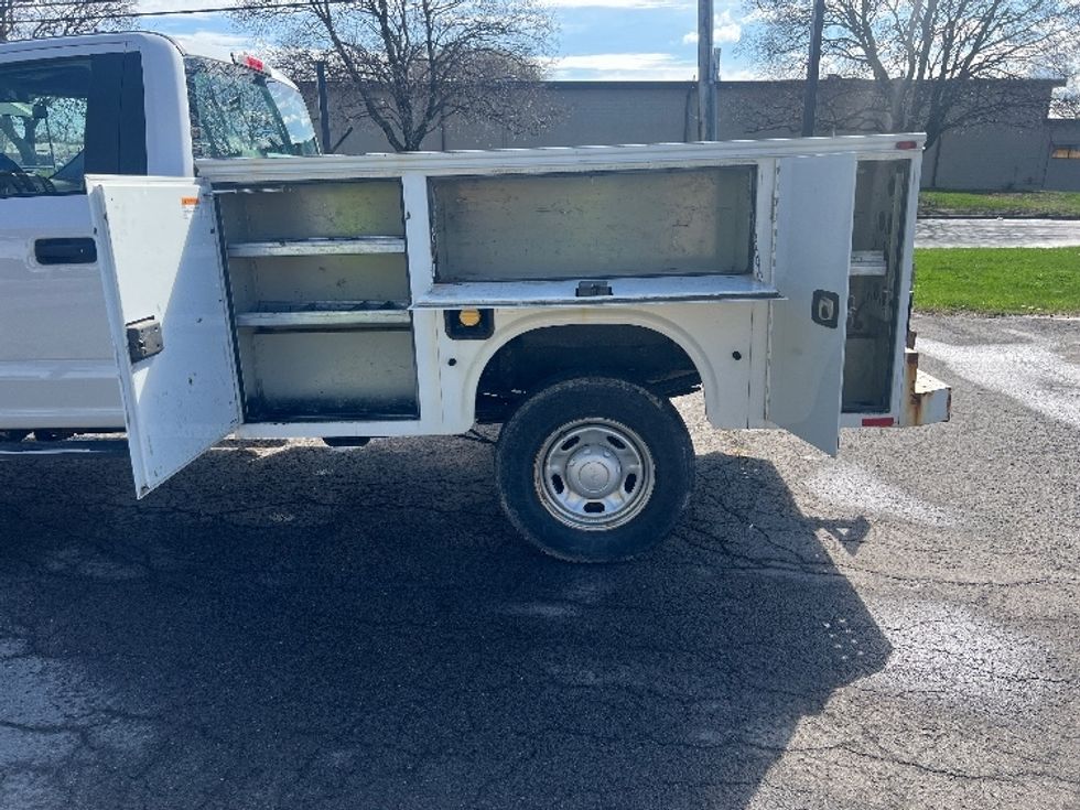 Utility Truck-Specialized Equipment-Ford-2019-F350-Rochester-NY-131,270\n\t\tmiles-$ 30,000 - Image 25