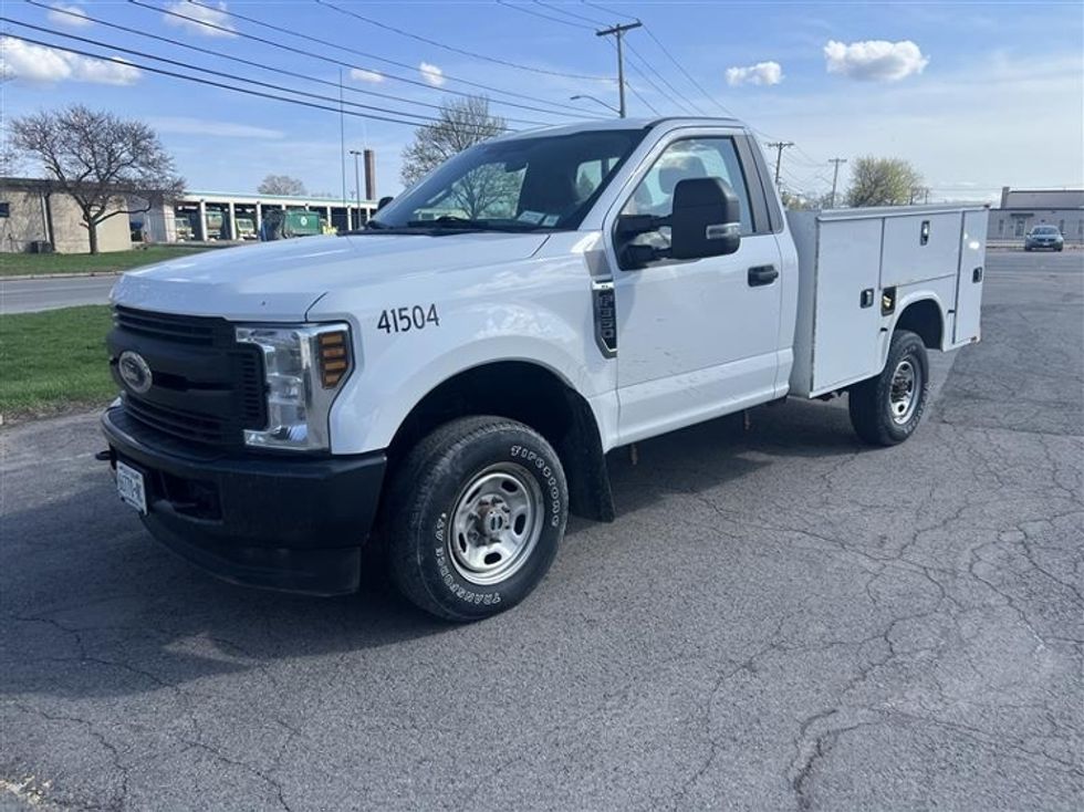 Utility Truck-Specialized Equipment-Ford-2019-F350-Rochester-NY-135,972\n\t\tmiles-$ 30,000 - Image 3